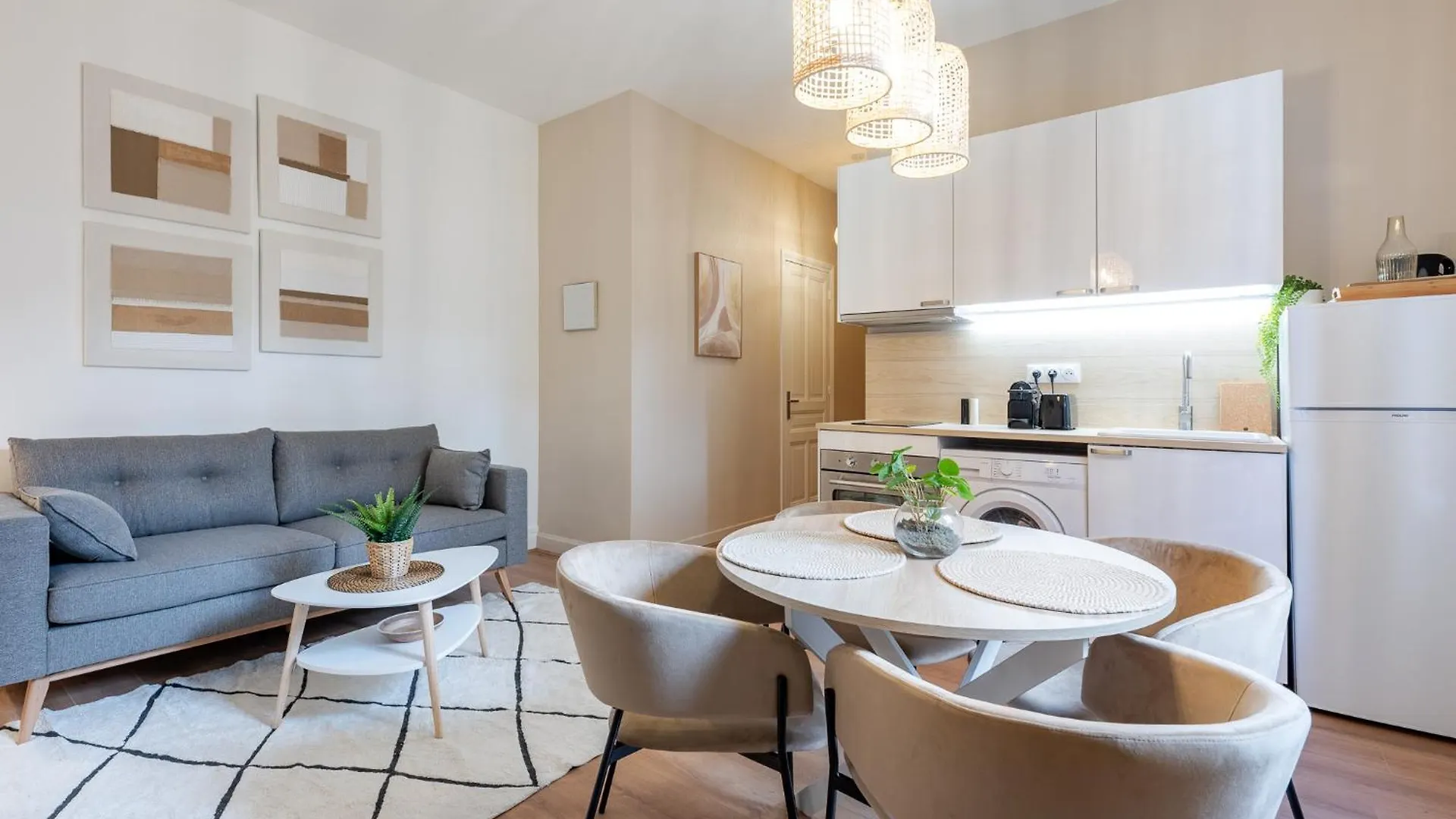 Apartment Bngo I Luxe & Confort I Gare Partdieu, 2 Personnes, Aeroport, Rhone-Express Lyon