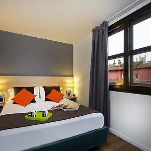 Citadines Presqu'ile מלון דירות